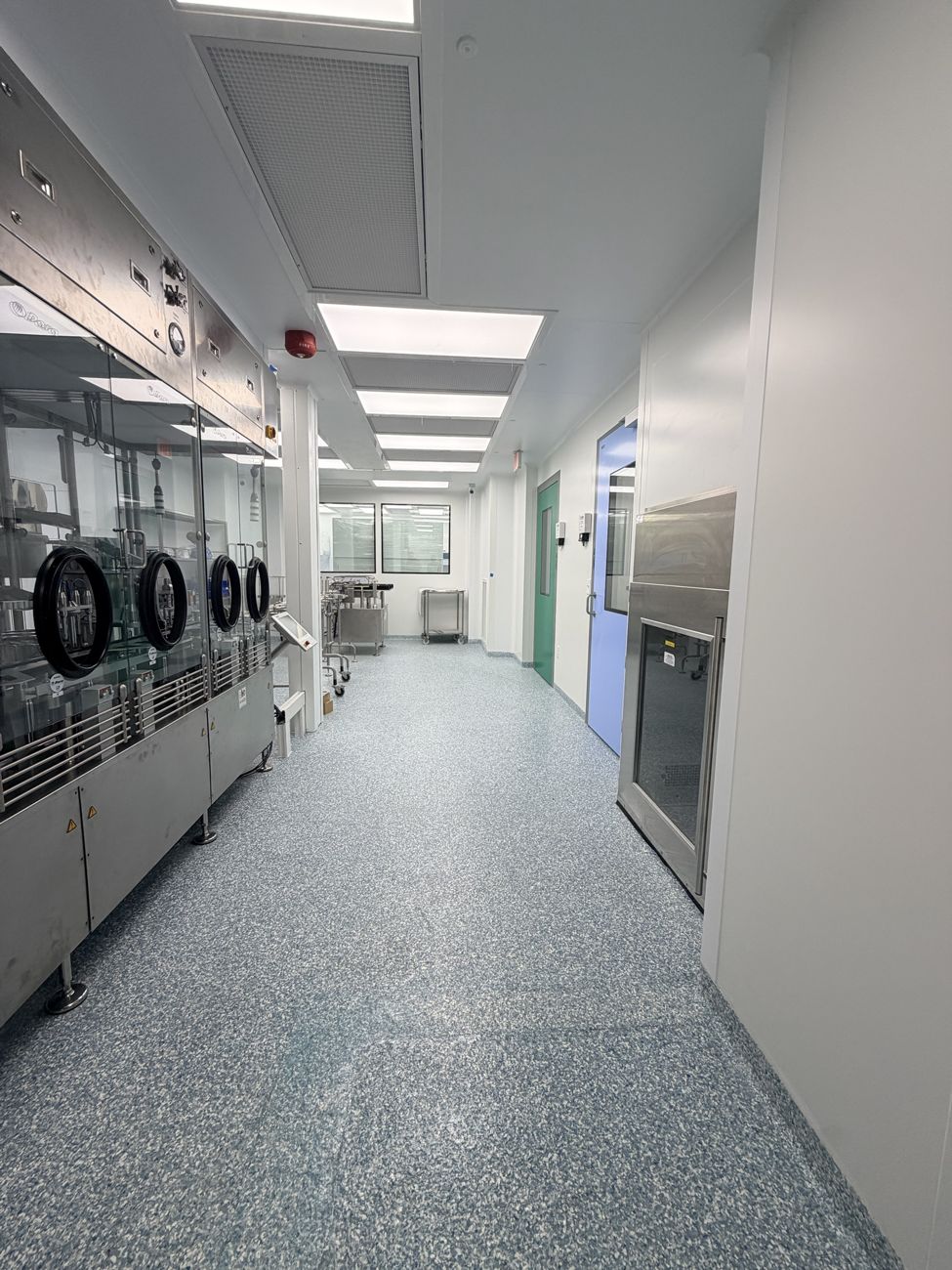 Finished cleanroom corridor with the filling line in place